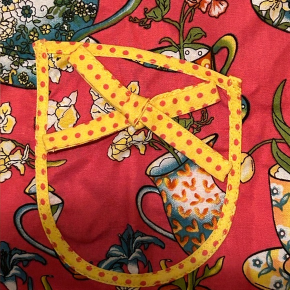 NWT Girl Krazy Little Girls Apron Dark Pink W/ Floral Teacups Teapot Print OSFM - Picture 3 of 7